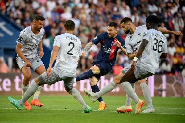 豪门悲喜夜：姆总两记世界波皇马3-0 阿森纳2-0 切尔西1-3倒数第三