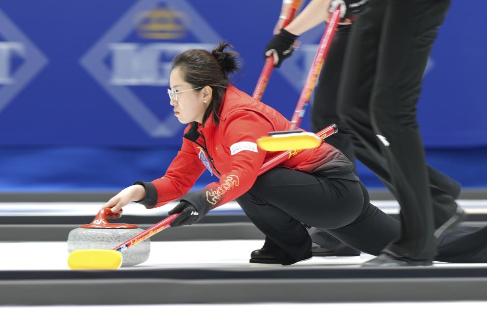 记者：曼联领跑谢什科争夺战，莱比锡要价7500万欧+浮动